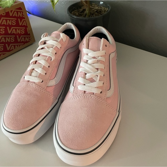 Vans - Picture 4 of 7